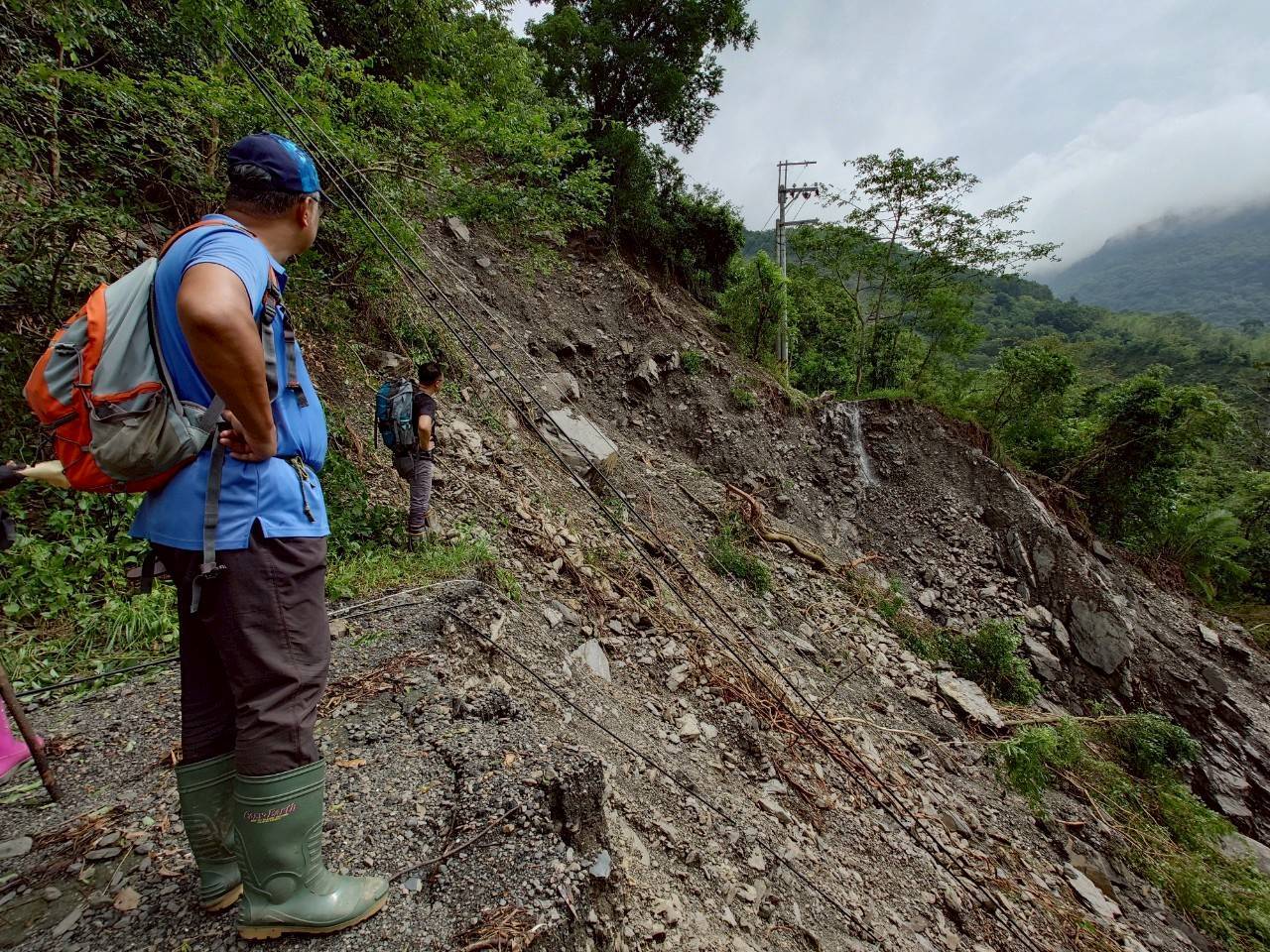 林道崩塌照２